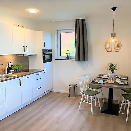 Apartment Strandleev - Strandnahe Inklusive Saisonstrandkorb - Westside Arthotel 019 Kuehlungsborn